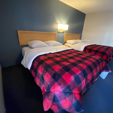 Lumberjack Inn Hayward Exteriör bild