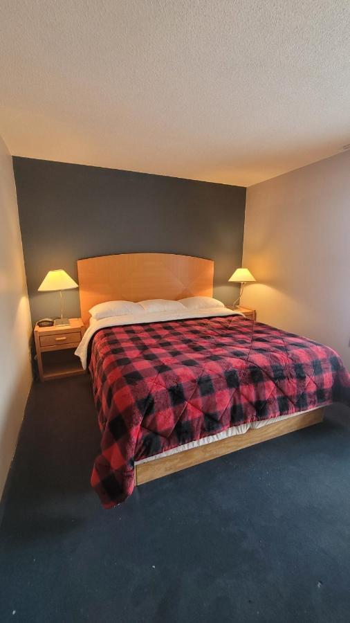 Lumberjack Inn Hayward Exteriör bild