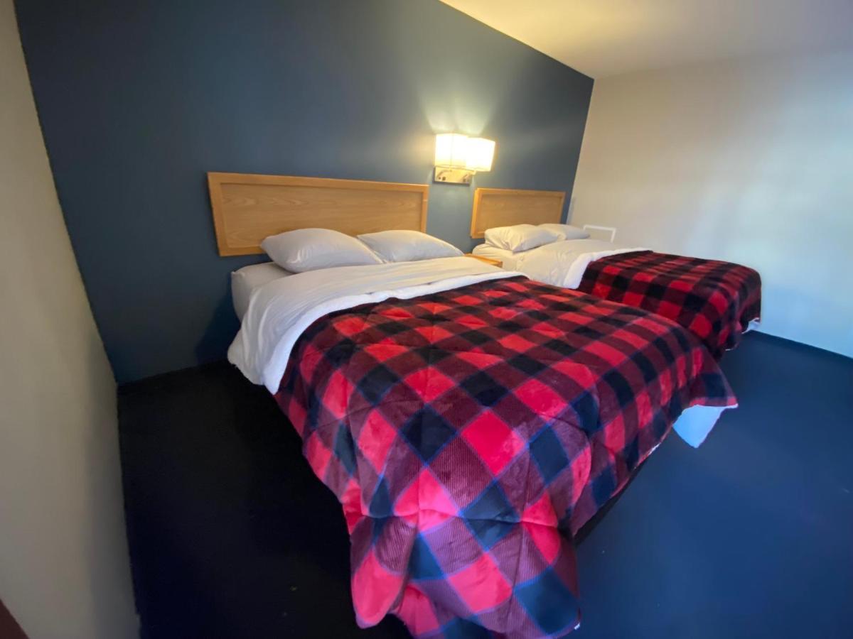 Lumberjack Inn Hayward Exteriör bild